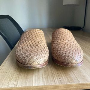 Nisolo woven Mules sz 8